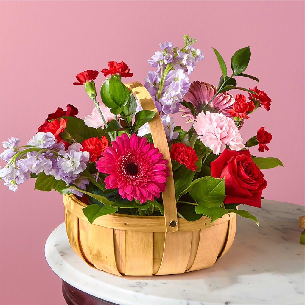 Pink Picnic Basket – Linda Floral, Burlington NC
